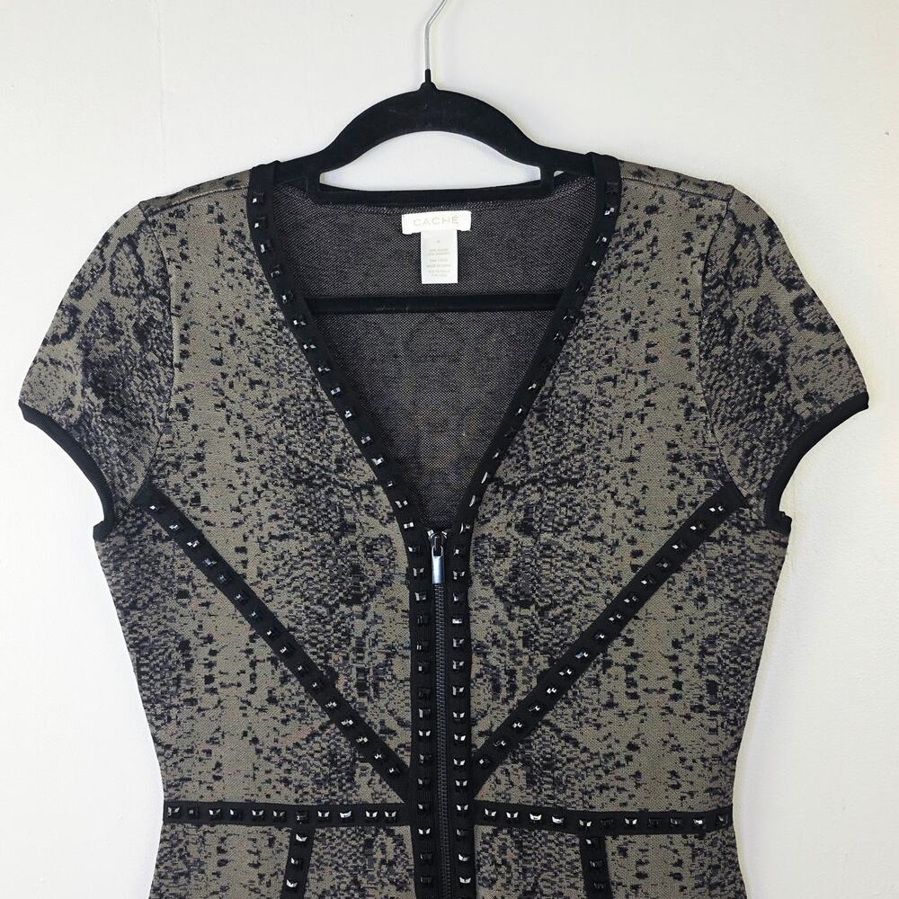 Cache Bodycon Dress Medium Black Snakeskin Studded Zip Front Mob Wife Edgy Glam - Picture 4 of 16
